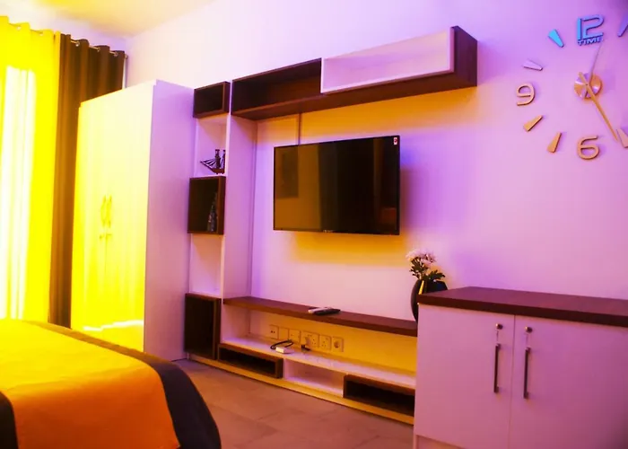 Studio 103, Ebene Square